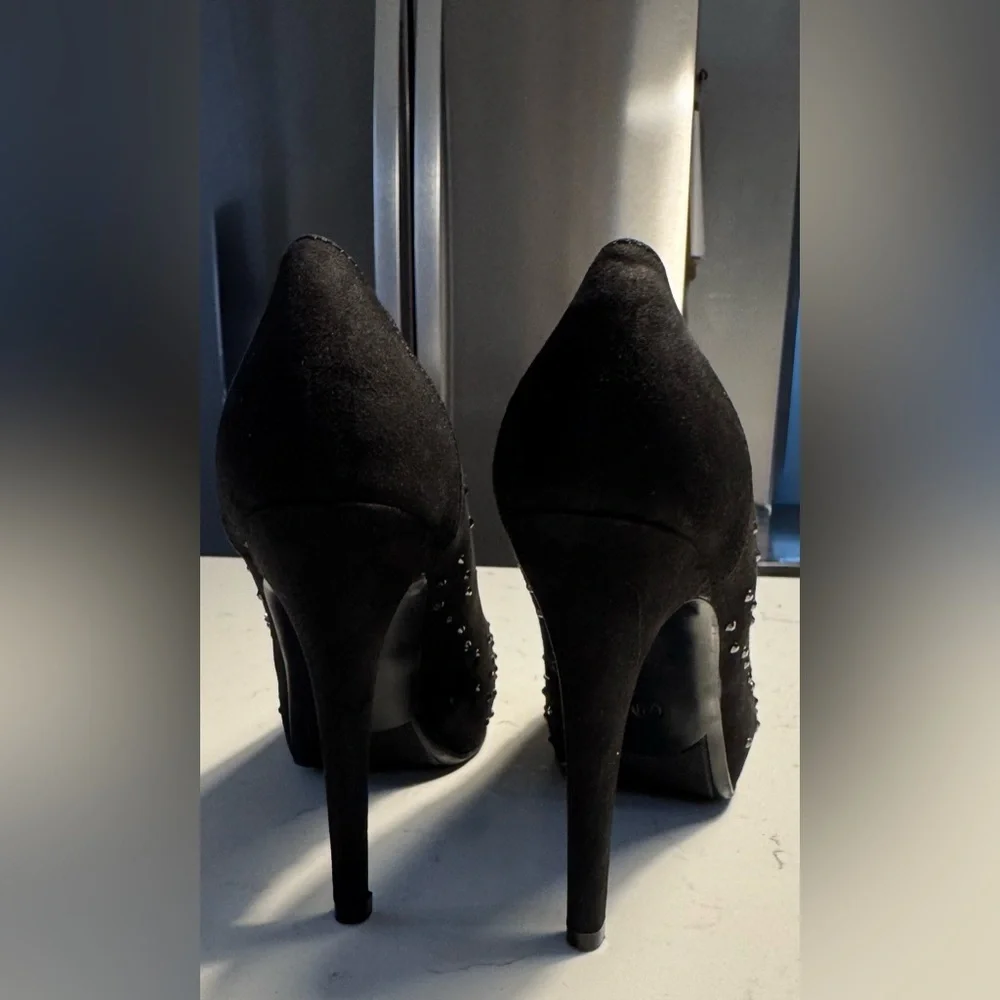 Marc Fisher Black suede with black beading Peep-Toe Platform 4.5-5 inch Heels - Picture 6 of 10